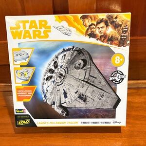 Star Wars Lando's Millennium Falcon SnapTite Kit - White, Gray, Black